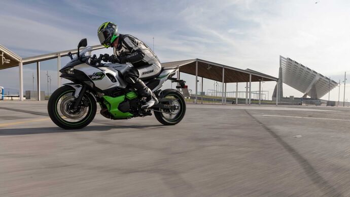 Kawasaki Tests Fahrberichte Aktuelle Neuvorstellungen Und Marktangebote Motorradonline De