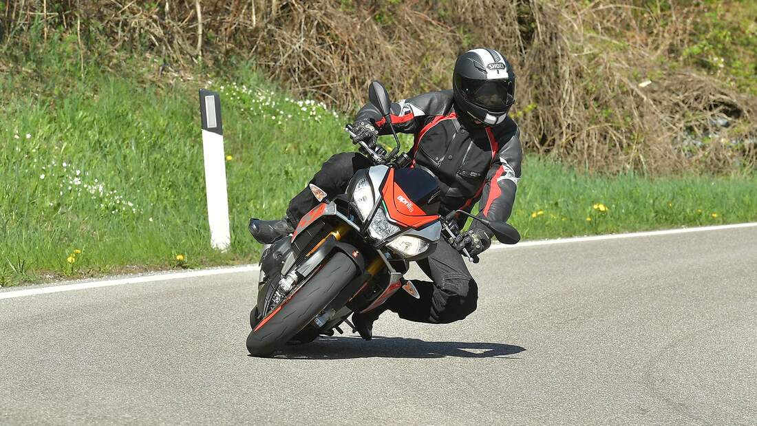 Aprilia Tuono V Factory Im Fahrbericht Motorradonline De