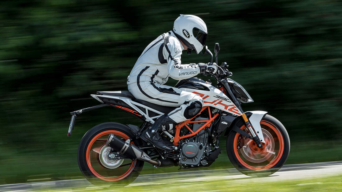 A Naked Bikes Bis Ps Im Test Motorradonline De