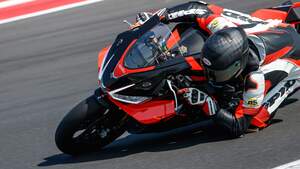 Aprilia RSV4 Factory Fahrbericht 2021