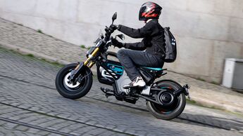 BMW Motorrad Bekleidung Satz Herren Helm Boots usw in Hamburg