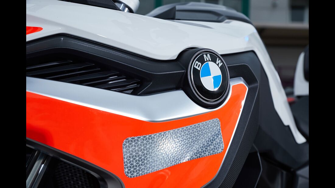 BMW Einsatzfahrzeug Sanitäter Motorrad RETTmobil 2018