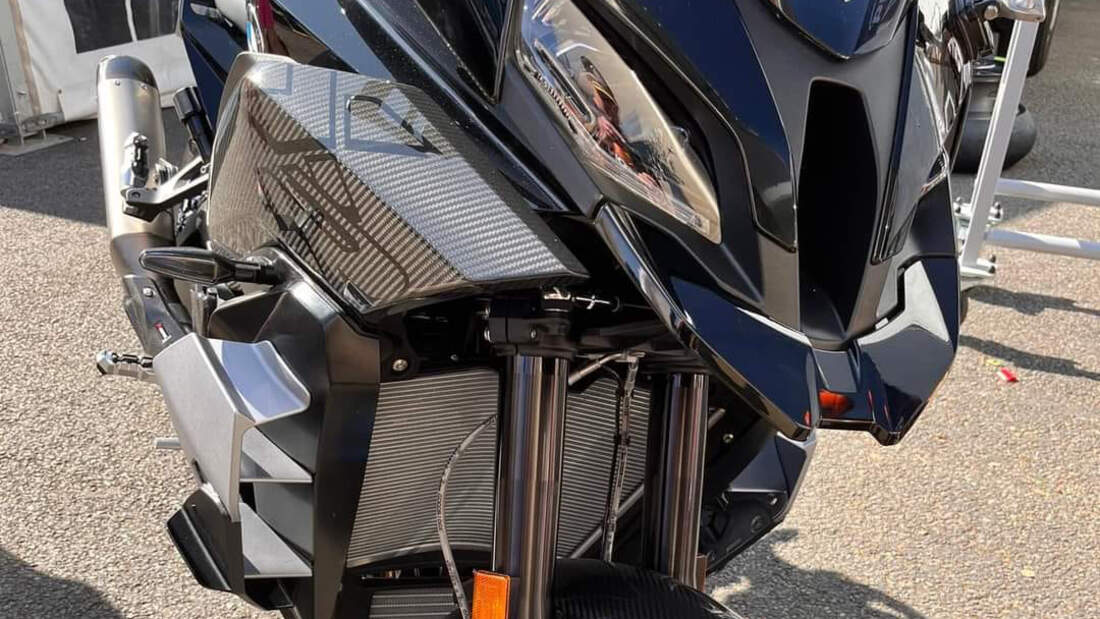 BMW M 1000 XR Leak Isle of Man Peter Hickman (06/2023)