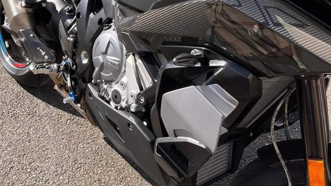 BMW M 1000 XR Leak Isle of Man Peter Hickman (06/2023)