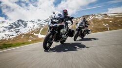 BMW R 1250 GS Adventure und Ducati Multistrada V4 Rally Alpen-Test