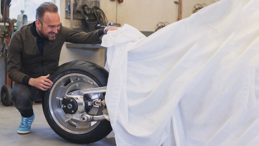 „Da kommt etwas Großes“ mit Big Boxer: Neues BMW R 18-Naked Bike kommt 2024