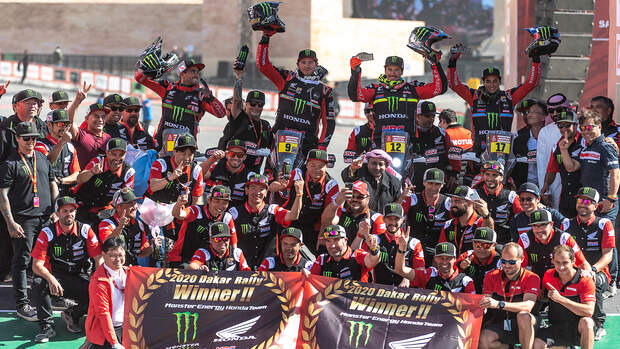 Dakar Sieger Ricky Brabec Honda Gruppenbild