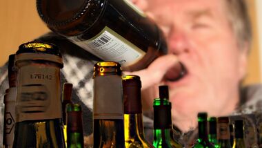Der Deutsche Verkehrssicherheitsrat (DVR) hat sich für ein absolutes Alkoholverbot am Steuer ausgesprochen