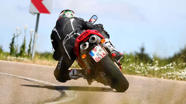Ducati 916 Strada Biposto (1995)