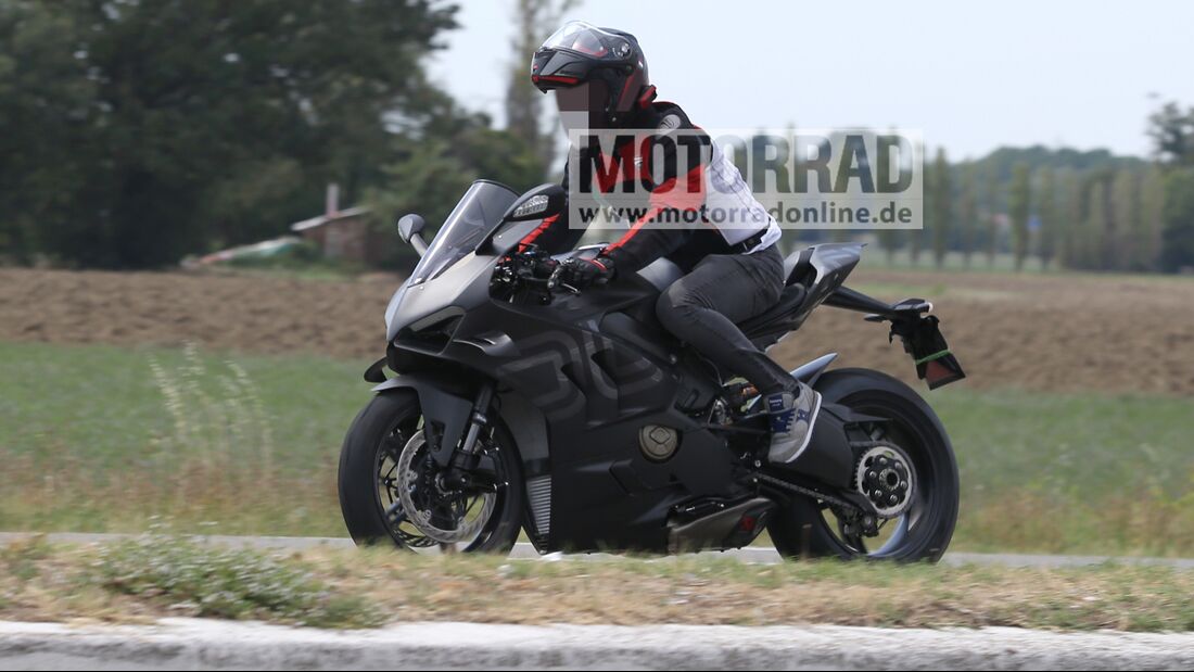Ducati Panigale V4 Black Edition Erlkönig
