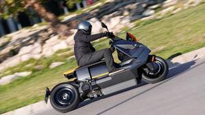 Fahrbericht BMW CE 04