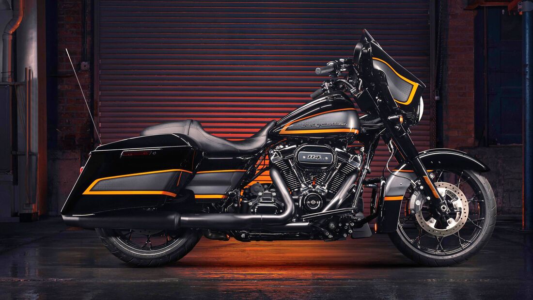Harley-Davidson Apex Factory Custom Paint