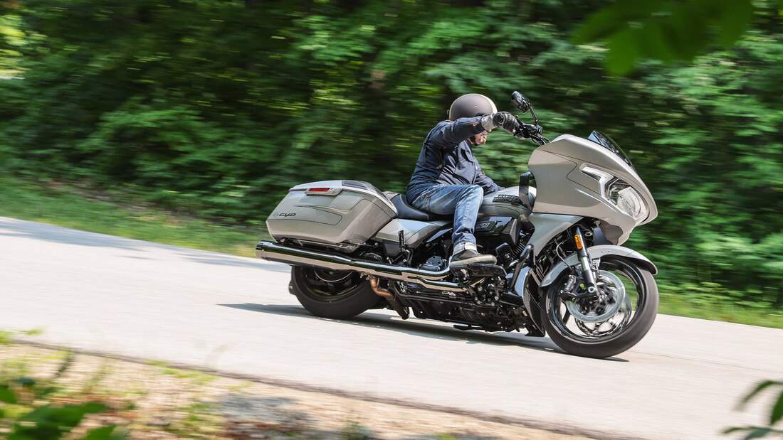 Fahrtest CVO Street Glide und CVO Road Glide 121 VVT 2023 ...