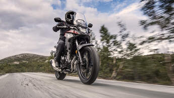 Honda CB 400 X.