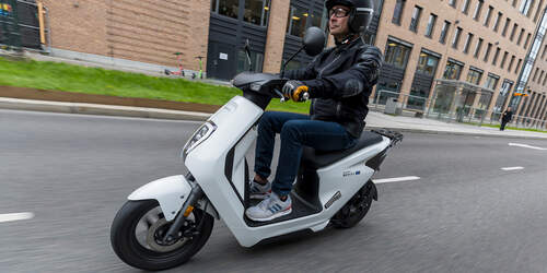 5 Elektroroller Der 125er-Klasse Im Test | MOTORRADonline.de