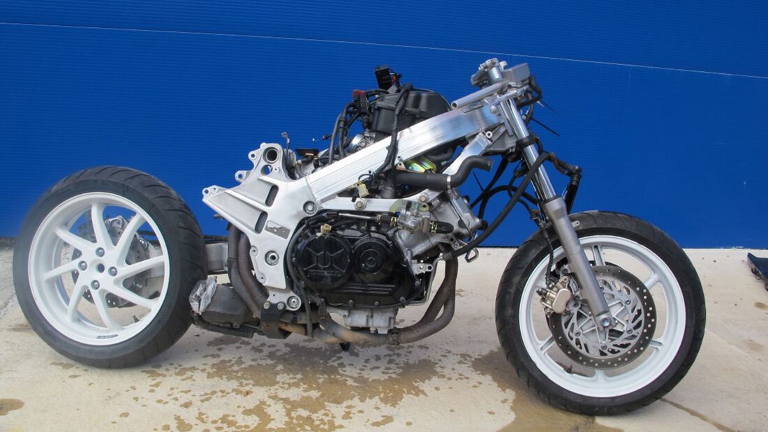 Honda VFR 750 RC36 Umbau von Rebikeling