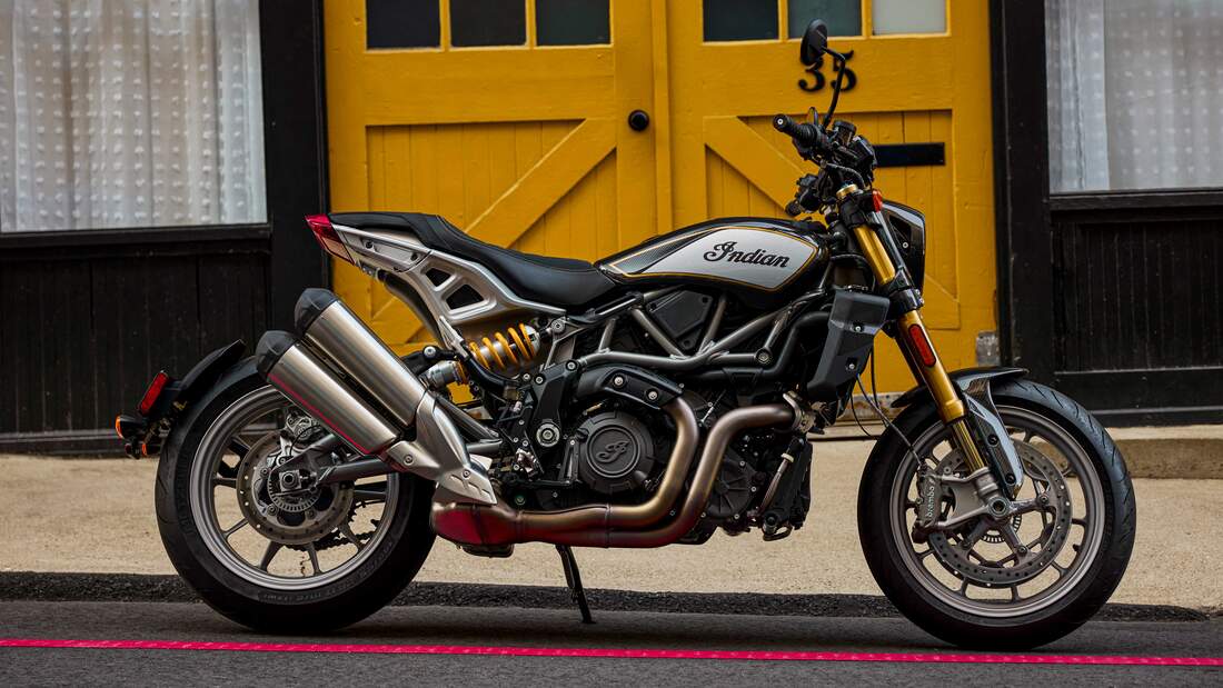 Indian FTR R Carbon (2023)
