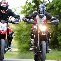 KTM 690 SMC-R und Ducati Hypermotard 950 SP