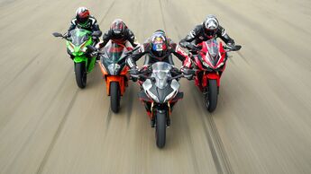 Kawasaki Ninja 400, KTM RC 390, CFMoto 450 SR, Honda CBR 500 R Vergleichstest
