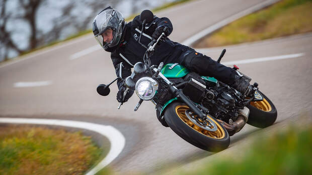 Kawasaki Z 650 RS, Triumph Trident 660, Yamaha XSR 700 Vergleichstest