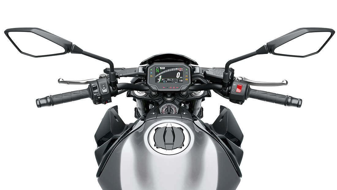 thumbnail image 2 of Maple Motorcycle Parts Black Aluminum Radiator For Kawasaki Z900 ABS 2017-2023 2 of 4