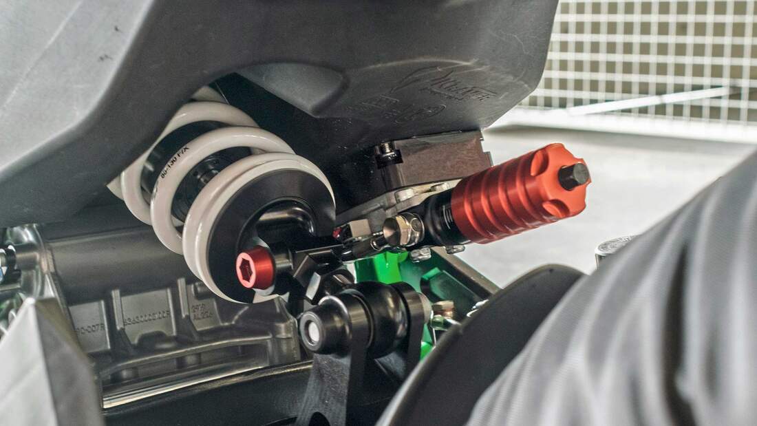 Krämer GP2 R KTM 890 R