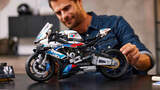 LEGO Technic BMW M 1000 RR
