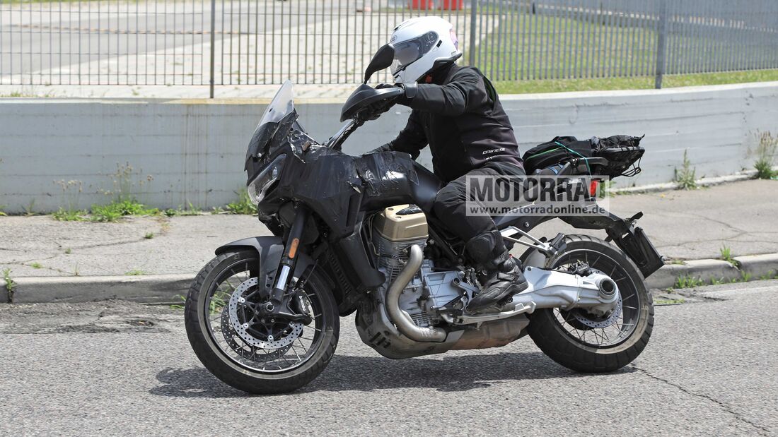 Moto-Guzzi-Stelvio-Erlkoenige-Juni-2023-169Gallery-306493c8-2012848.jpg