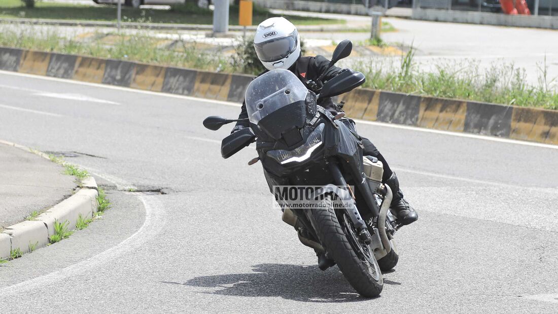 Moto-Guzzi-Stelvio-Erlkoenige-Juni-2023-169Gallery-9e71740e-2012850.jpg