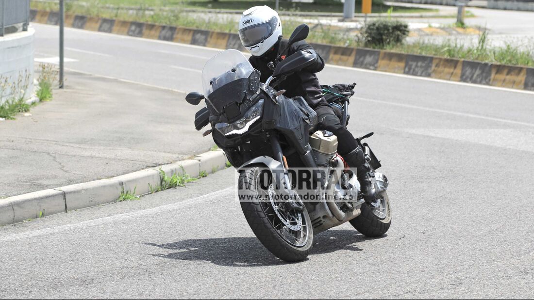 Moto-Guzzi-Stelvio-Erlkoenige-Juni-2023-169Gallery-a65d544f-2012847.jpg