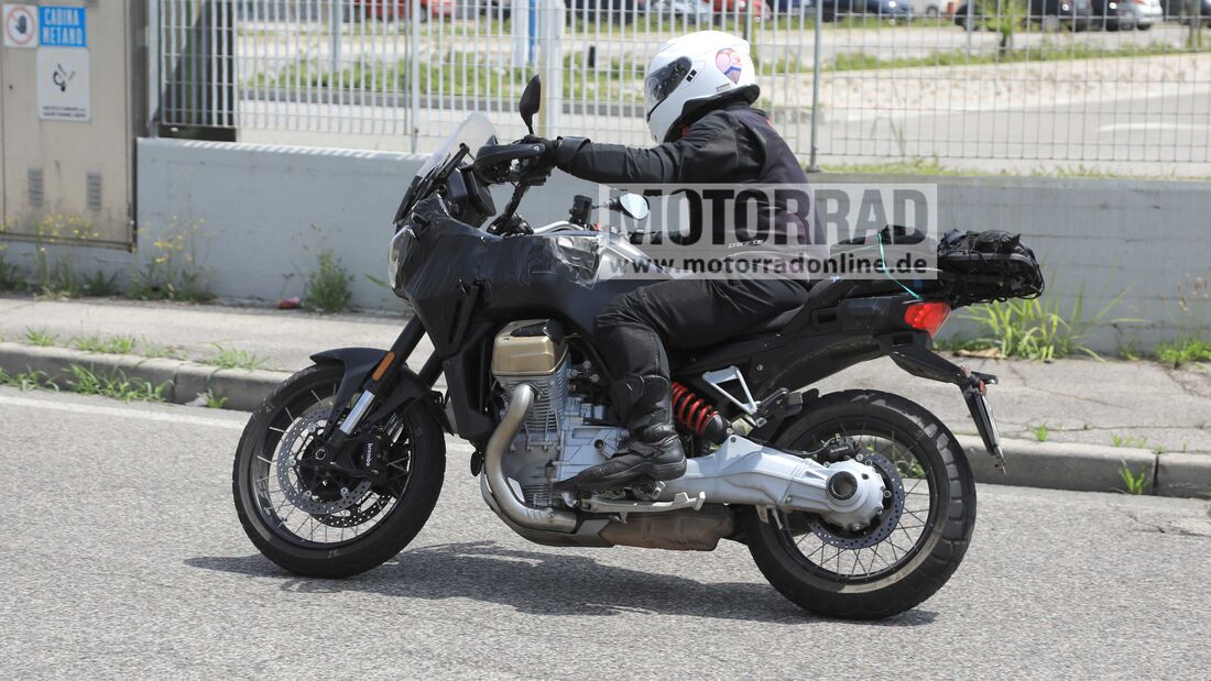 Moto-Guzzi-Stelvio-Erlkoenige-Juni-2023-169Gallery-ae072c1c-2012845.jpg