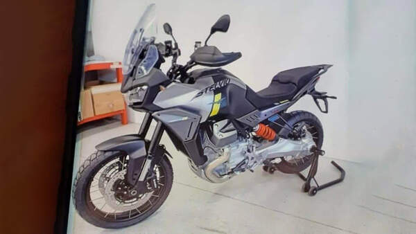 Moto Guzzi V 100 Stelvio Leak (09/2023)