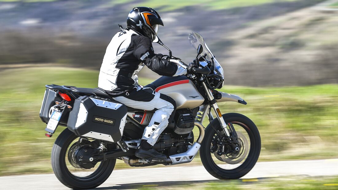 Moto Guzzi V85 TT Travel im Fahrbericht - MOTORRADonline.de