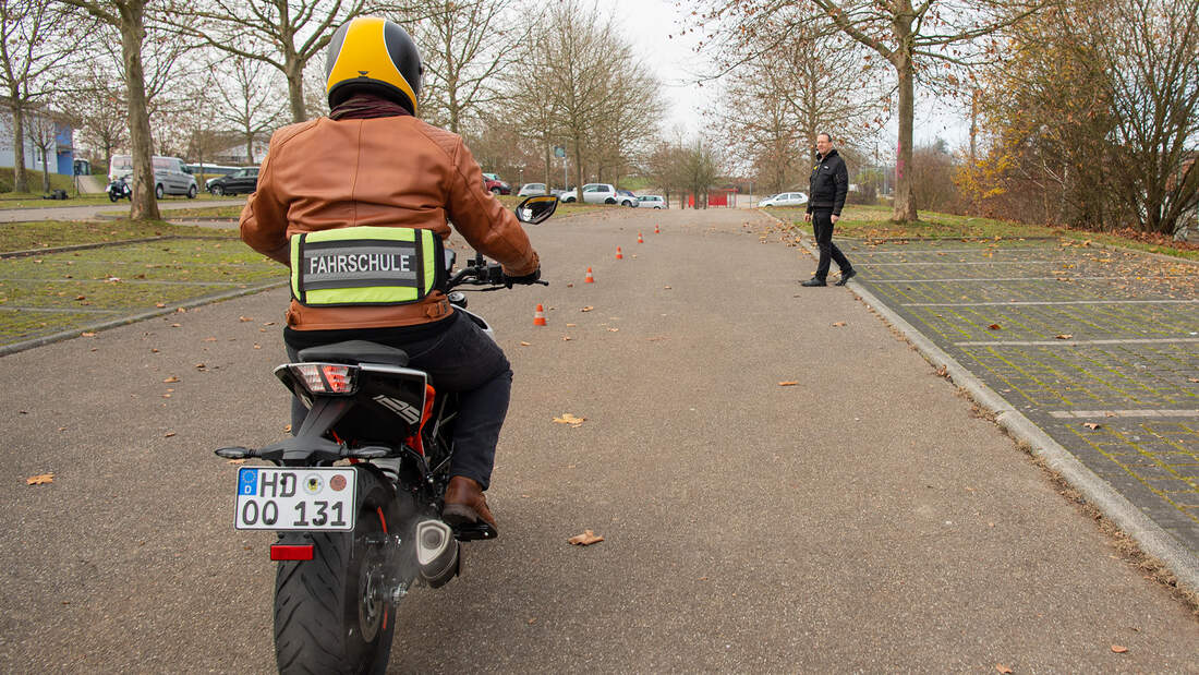 Motorrad Moped Führerschein Fahrschule 125er