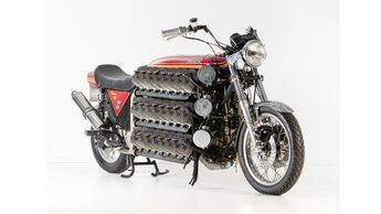 Motorrad mit 48 Zylindern