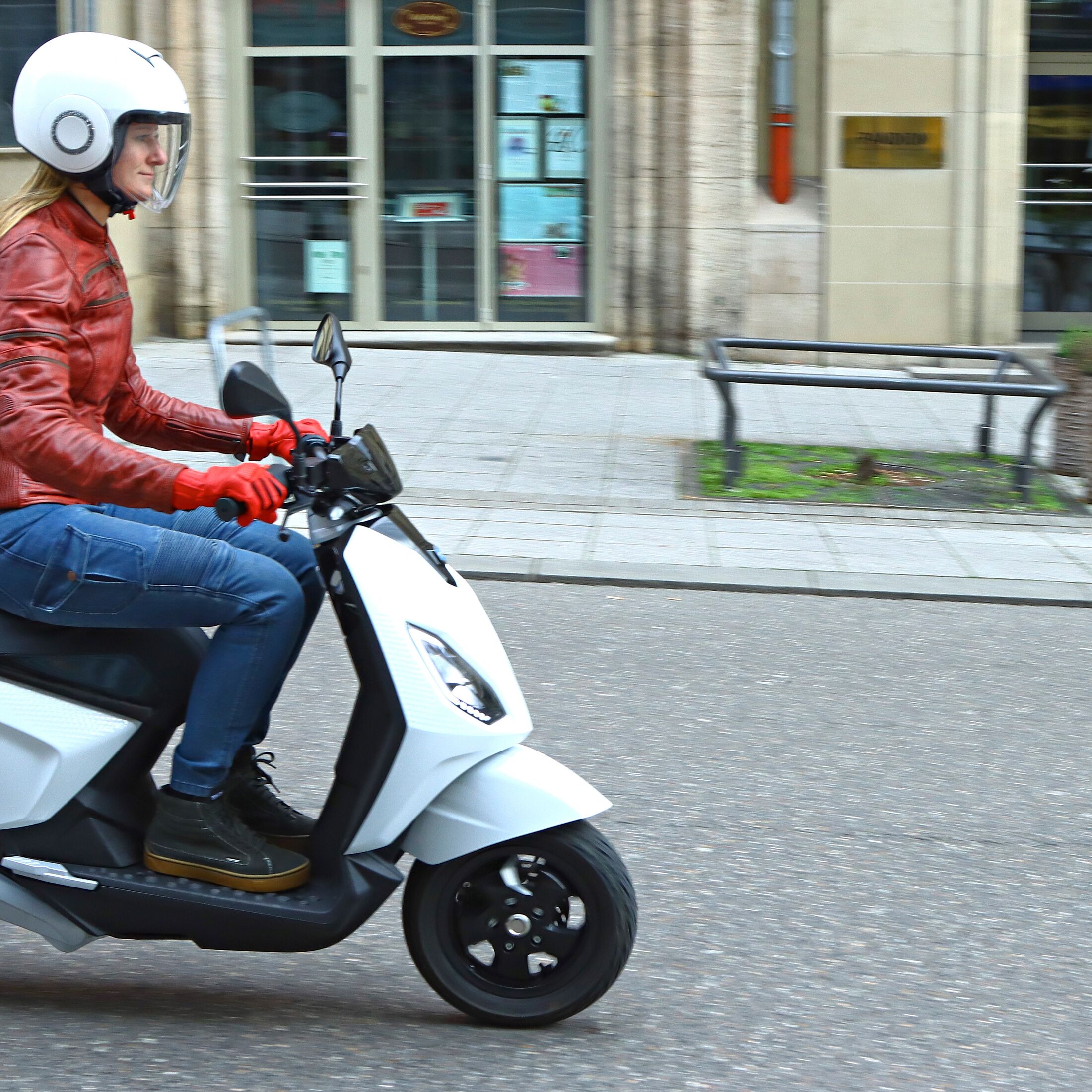 GPS Tacho für jedes Mofa und Moped - unter 40€ im TEST