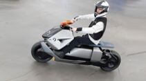 Smarte Motorradfahrerausstattung BMW Connected Riders Gear