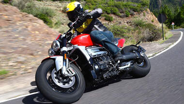 Triumph Rocket III Fahrbericht