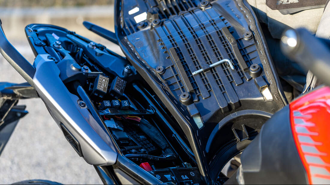 Ripiano Manubrio Con Doppia Presa USB Compatibile Con Triumph Tiger