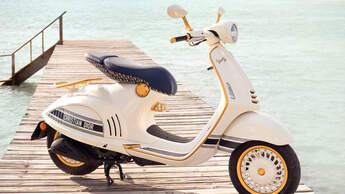 Vespa 946 "Christian Dior".