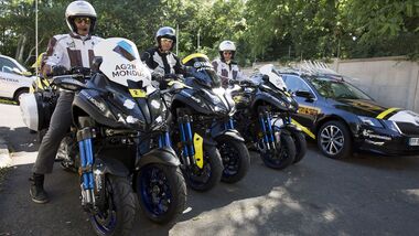 Yamaha Niken Begleitfahrzeug bei der Tour de France und dem Giro d Italia 2019