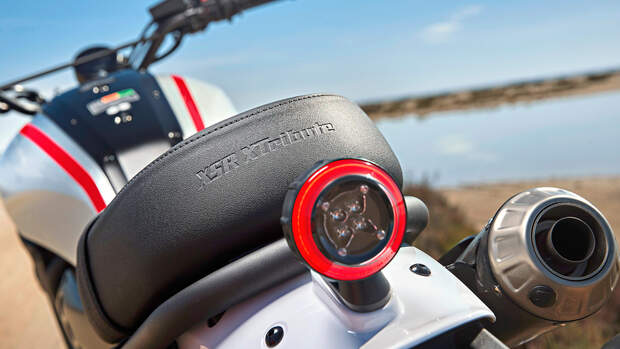 Yamaha XSR 700 XTribute.
