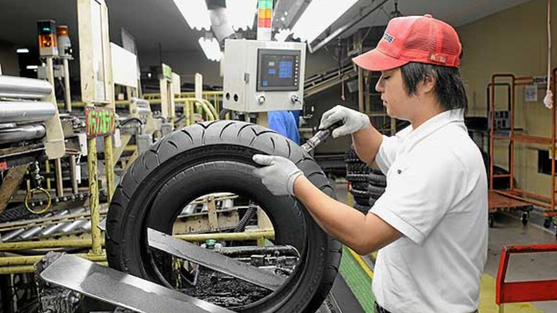 In den Hallen des japanischen Reifenherstellers