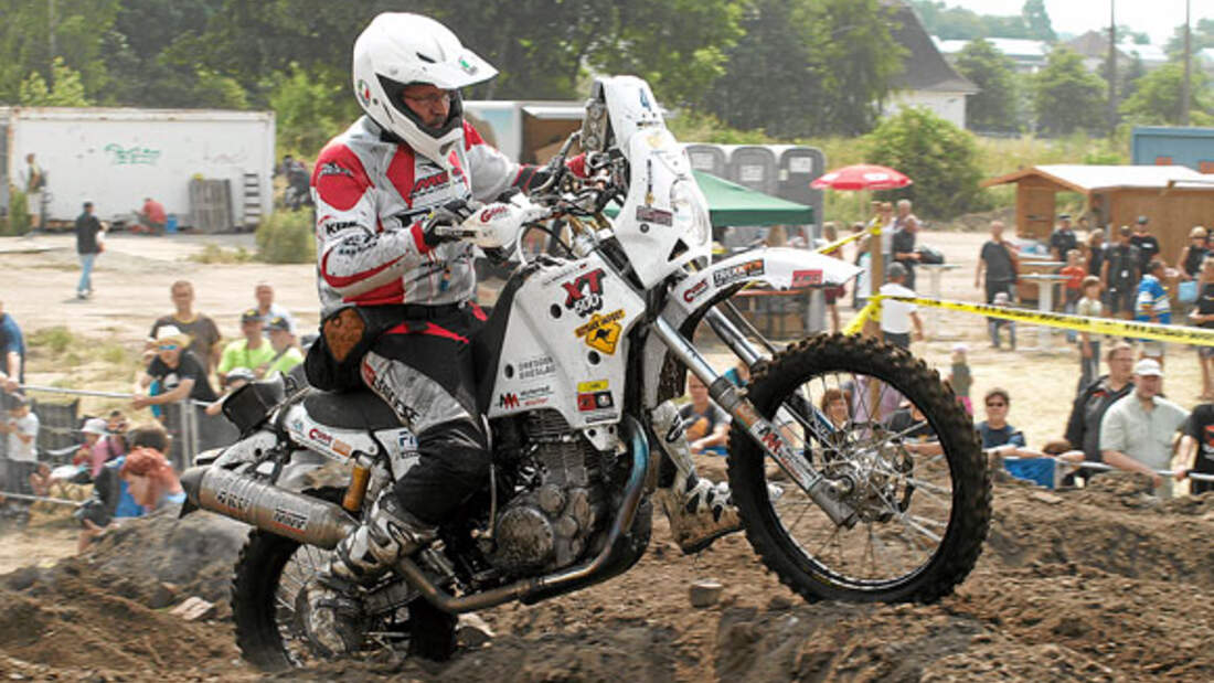 Die Jungfernfahrt einer Rallyemaschine