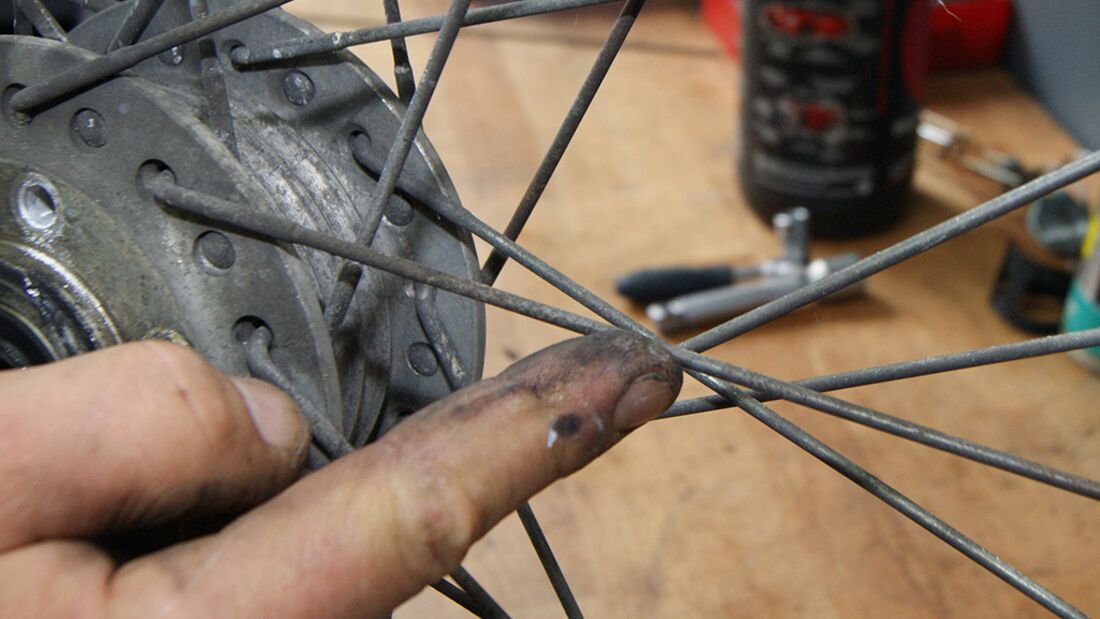 Ratgeber Motorrad-Speichenräder reparieren Teil 1