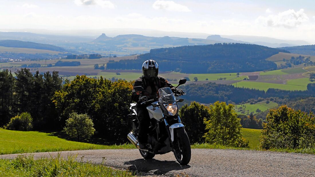 Motorrad-Achterbahn zwischen Vulkanschloten und Bodensee