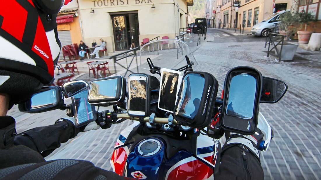 6 Smartphone- und Navi-Halter fürs Motorrad im Test
