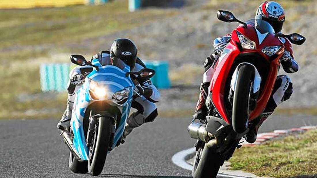 Zwei CBR-1000-RR-Jahrgänge im Duell