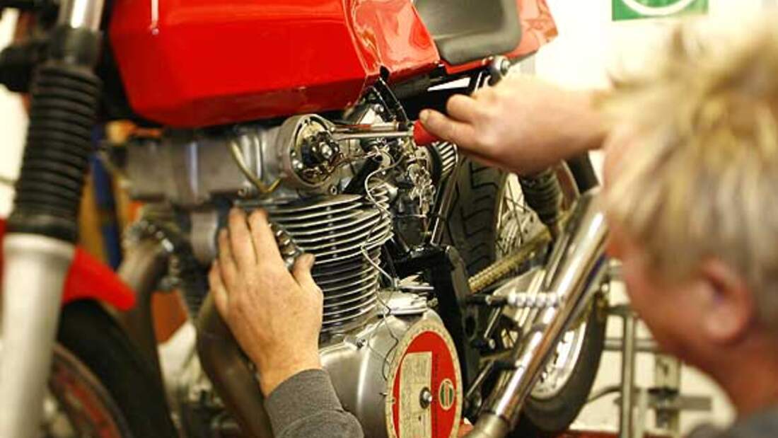 Die Freude, alte und neue Motorräder zu besitzen