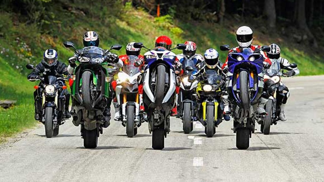 Im großen Landstraßentest: BMW, Ducati, Honda, Kawasaki, KTM, Suzuki, Triumph und Yamaha